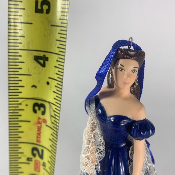 Hallmark Ornament, 2000 Portrait of Scarlett O’HaraGone with the Wind, Looks New - Picture 7 of 7